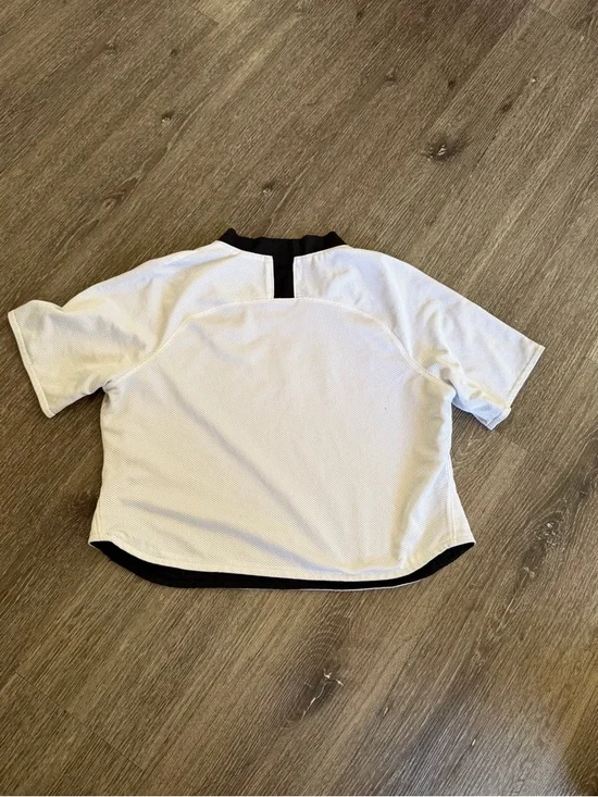 Nike Black Tee with White Swoosh - Picture 6 of 7